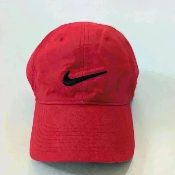 Nike Dri-Fit Red Lightweight Baseball Cap Hat - Picture 1 of 6